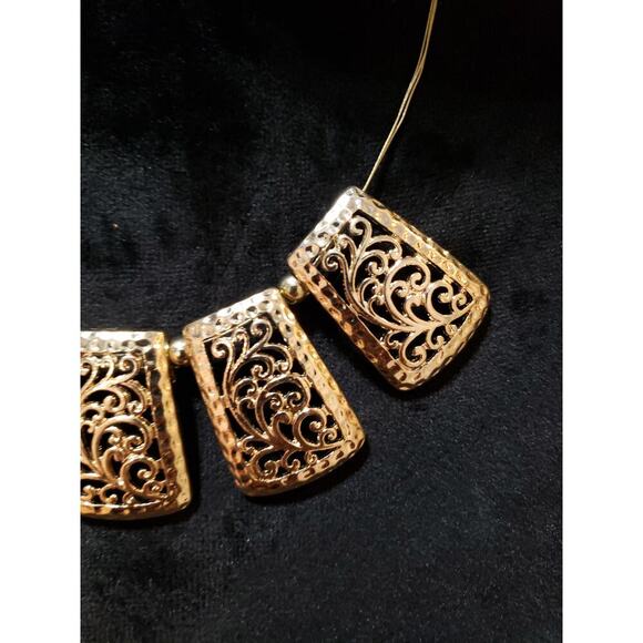 Womens Gold Tone Triple String Chains Filigree Cannetille Statement Necklace - Picture 4 of 7